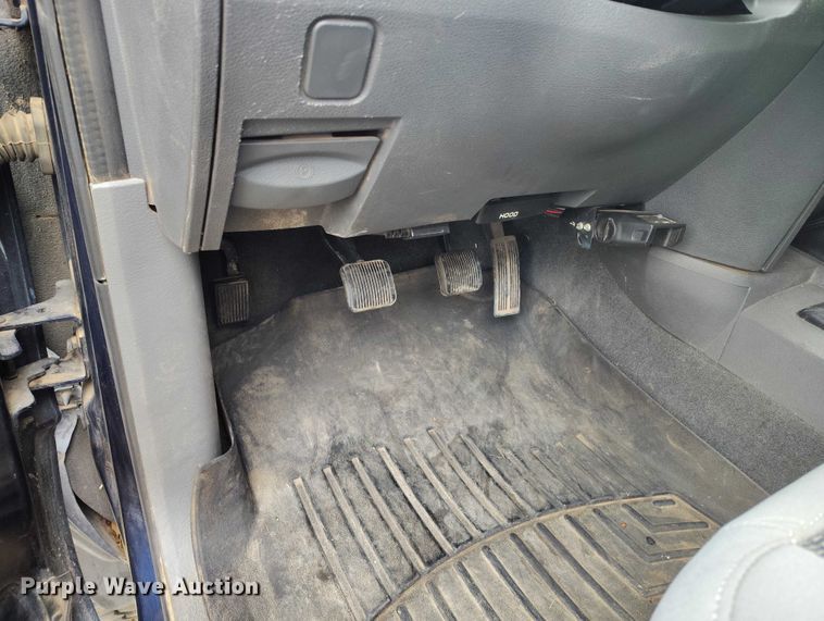 image for item DT0996 2006 Dodge Ram 3500 Crew Cab pickup truck