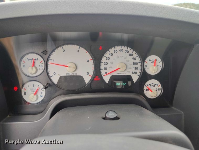 image for item DT0996 2006 Dodge Ram 3500 Crew Cab pickup truck