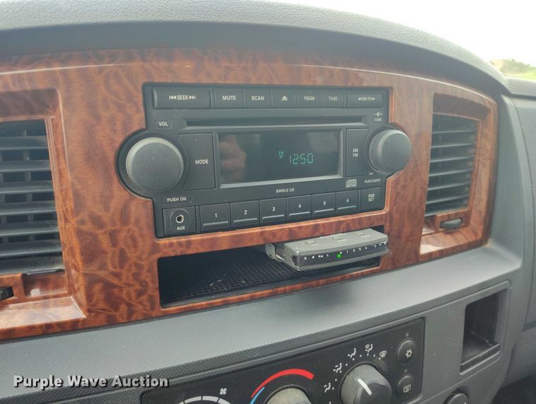 image for item DT0996 2006 Dodge Ram 3500 Crew Cab pickup truck