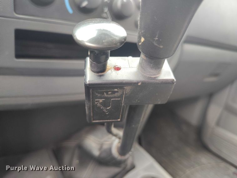 image for item DT0996 2006 Dodge Ram 3500 Crew Cab pickup truck