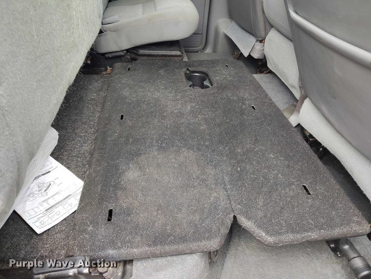 image for item DT0996 2006 Dodge Ram 3500 Crew Cab pickup truck