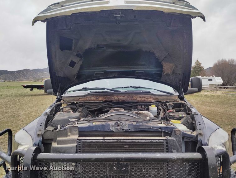 image for item DT0996 2006 Dodge Ram 3500 Crew Cab pickup truck