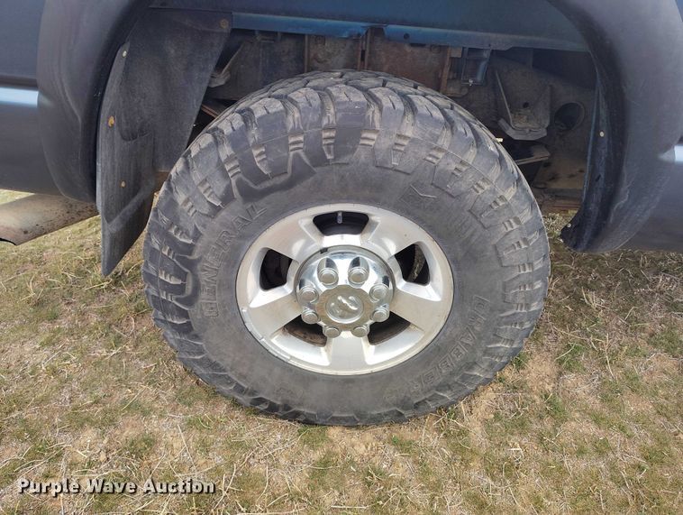 image for item DT0996 2006 Dodge Ram 3500 Crew Cab pickup truck