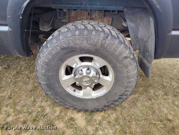 image for item DT0996 2006 Dodge Ram 3500 Crew Cab pickup truck