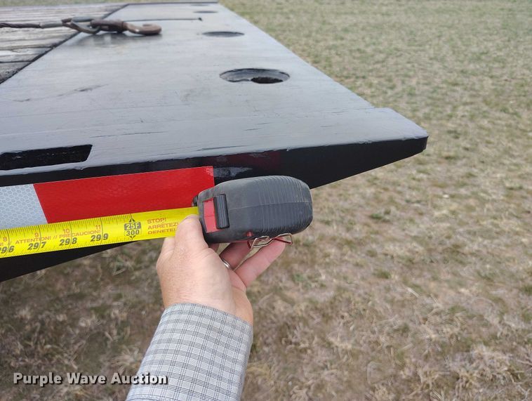 image for item DT0997 1999 International 4900 rollback truck