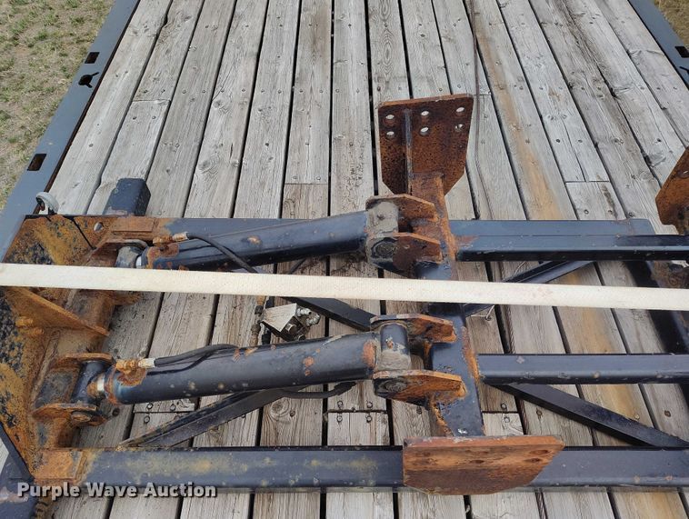 image for item DT0997 1999 International 4900 rollback truck