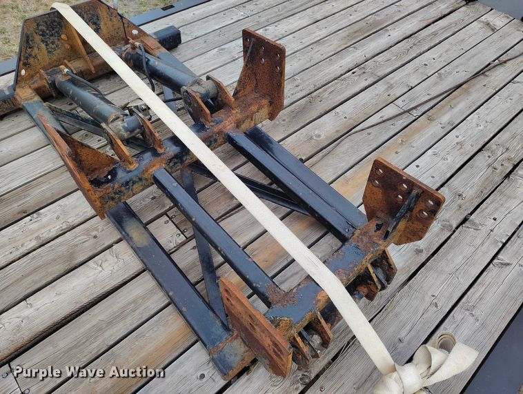 image for item DT0997 1999 International 4900 rollback truck