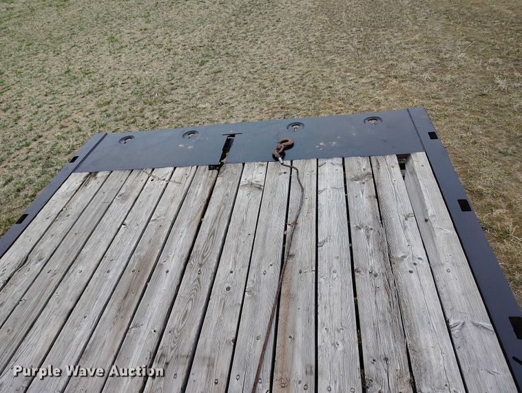 image for item DT0997 1999 International 4900 rollback truck