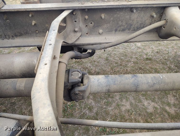 image for item DT0997 1999 International 4900 rollback truck