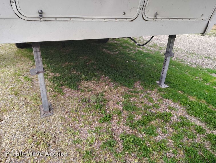 image for item DT0999 1997 Jayco 2630 camper