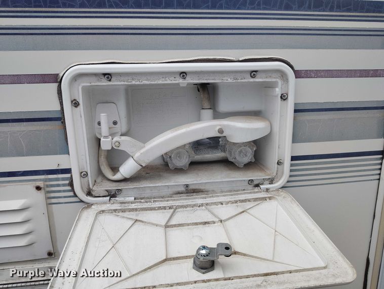image for item DT0999 1997 Jayco 2630 camper