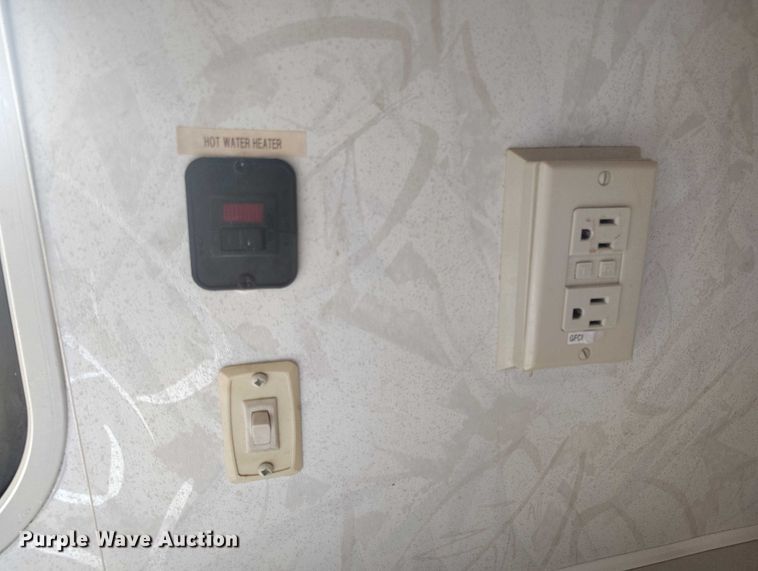 image for item DT0999 1997 Jayco 2630 camper