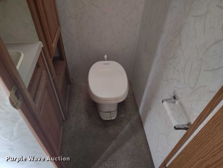 image for item DT0999 1997 Jayco 2630 camper