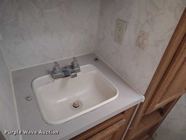 image for item DT0999 1997 Jayco 2630 camper