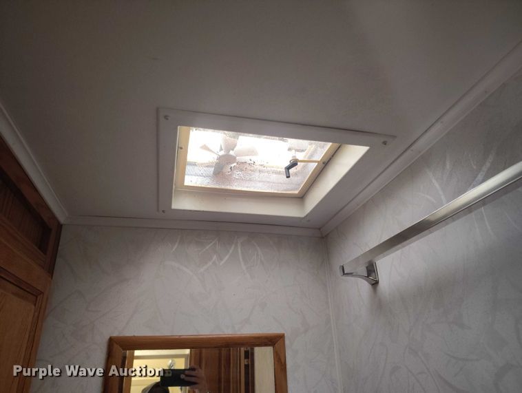 image for item DT0999 1997 Jayco 2630 camper