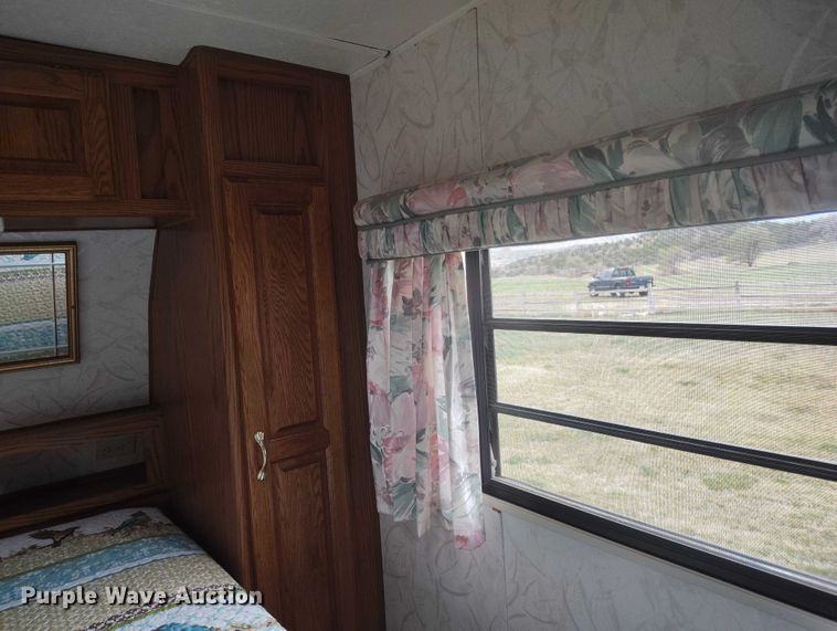 image for item DT0999 1997 Jayco 2630 camper