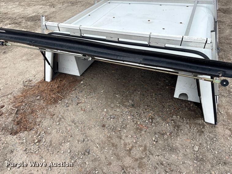 image for item DT2863 Leer pickup truck topper