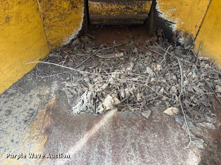 image for item DT2866 2012 Vermeer BC900XL wood chipper