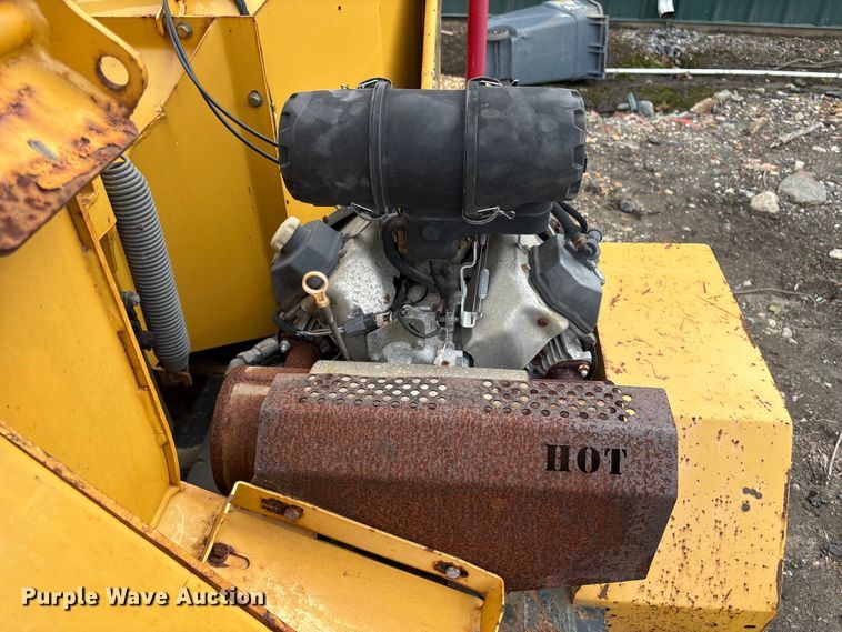 image for item DT2866 2012 Vermeer BC900XL wood chipper