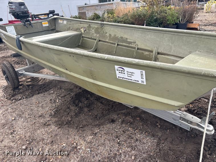 image for item DT2873 2021 Lowe 1032 boat