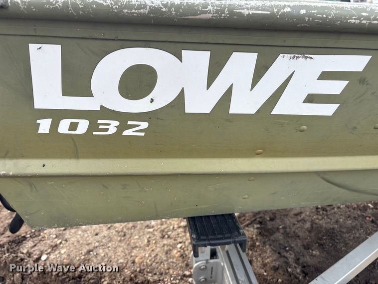 image for item DT2873 2021 Lowe 1032 boat
