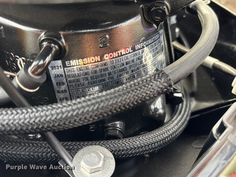 image for item DT2873 2021 Lowe 1032 boat