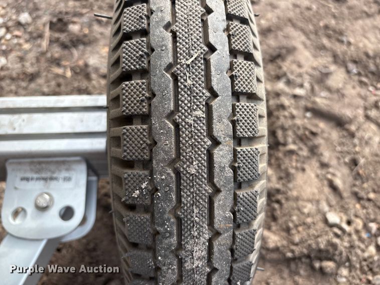 image for item DT2873 2021 Lowe 1032 boat