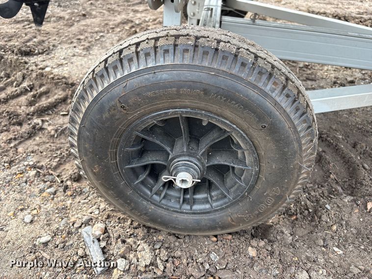 image for item DT2873 2021 Lowe 1032 boat