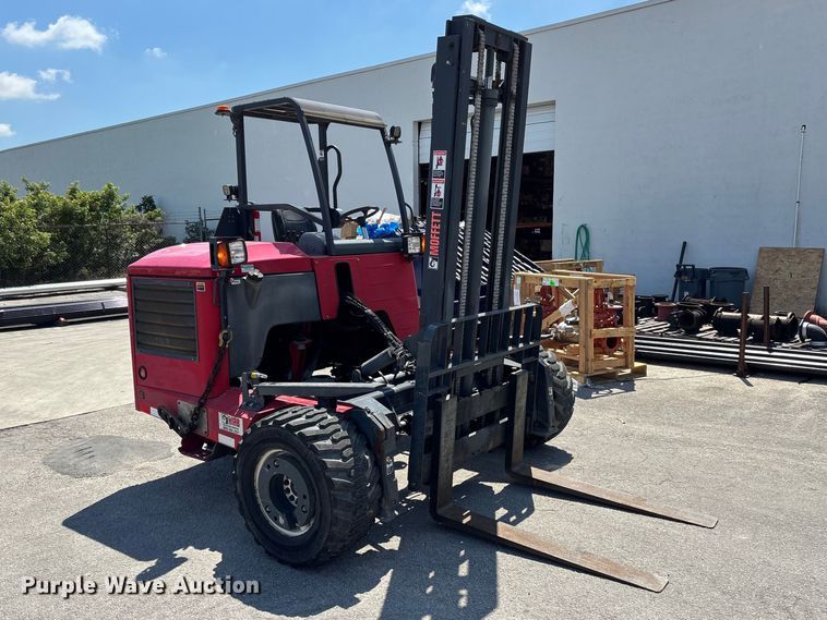 image for item DU0448 2017 Moffett M8 55.4 forklift