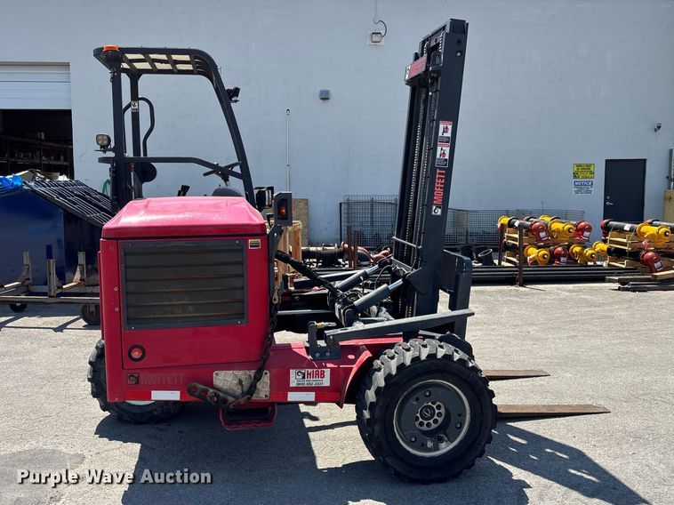 image for item DU0448 2017 Moffett M8 55.4 forklift
