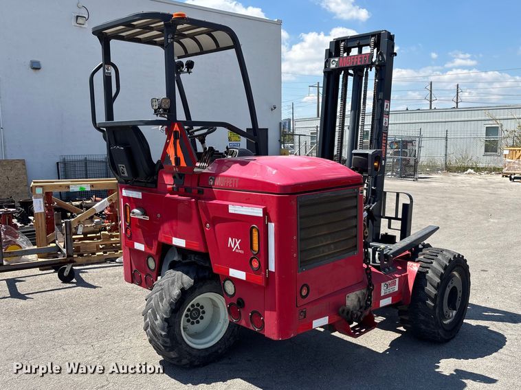 image for item DU0448 2017 Moffett M8 55.4 forklift
