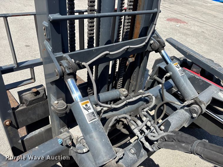 image for item DU0448 2017 Moffett M8 55.4 forklift