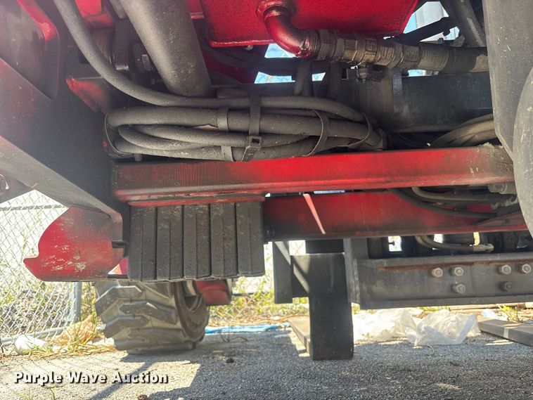 image for item DU0448 2017 Moffett M8 55.4 forklift