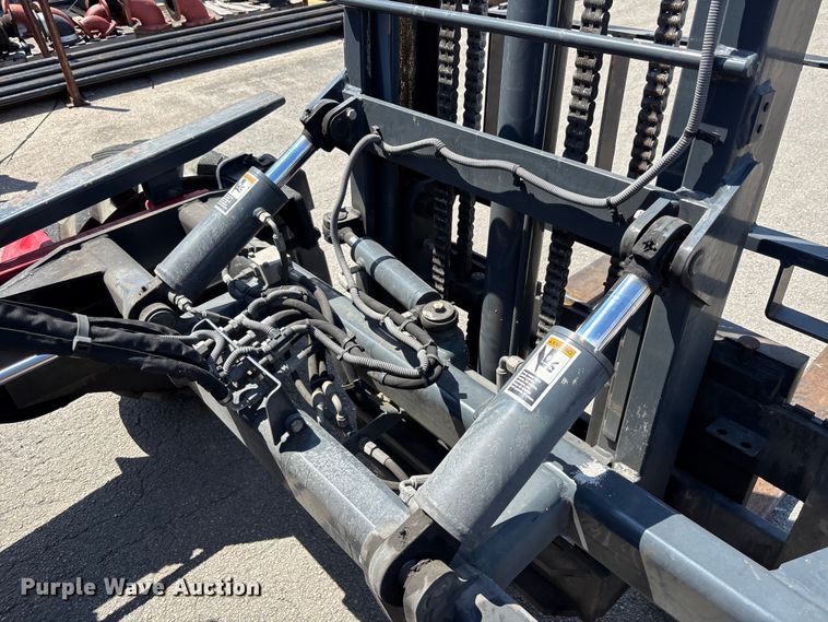 image for item DU0448 2017 Moffett M8 55.4 forklift
