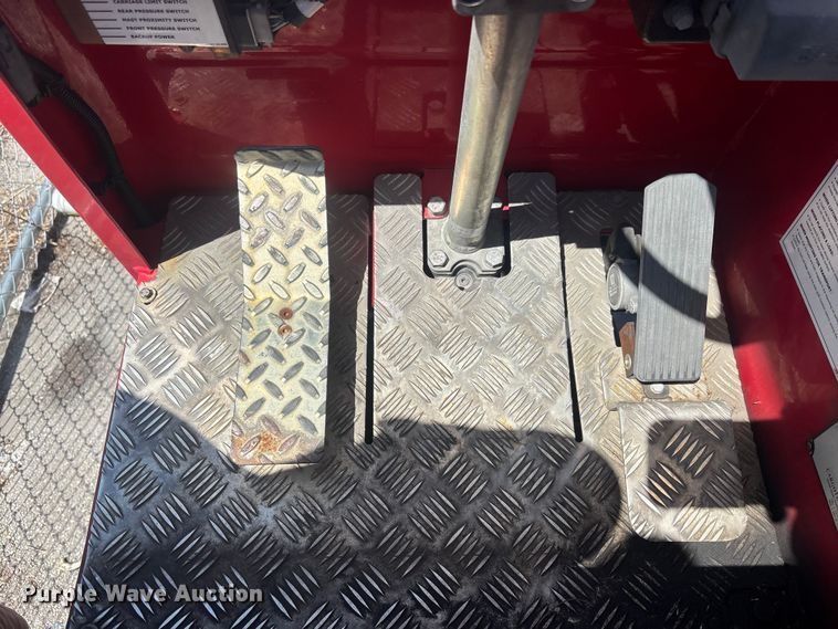 image for item DU0448 2017 Moffett M8 55.4 forklift