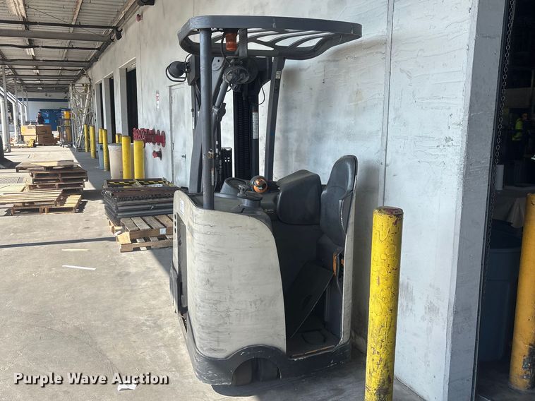 image for item DU0449 2017 Crown RC5545-40 forklift