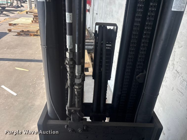 image for item DU0449 2017 Crown RC5545-40 forklift