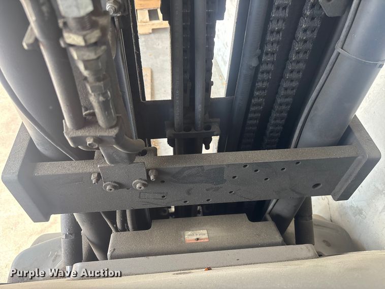 image for item DU0449 2017 Crown RC5545-40 forklift