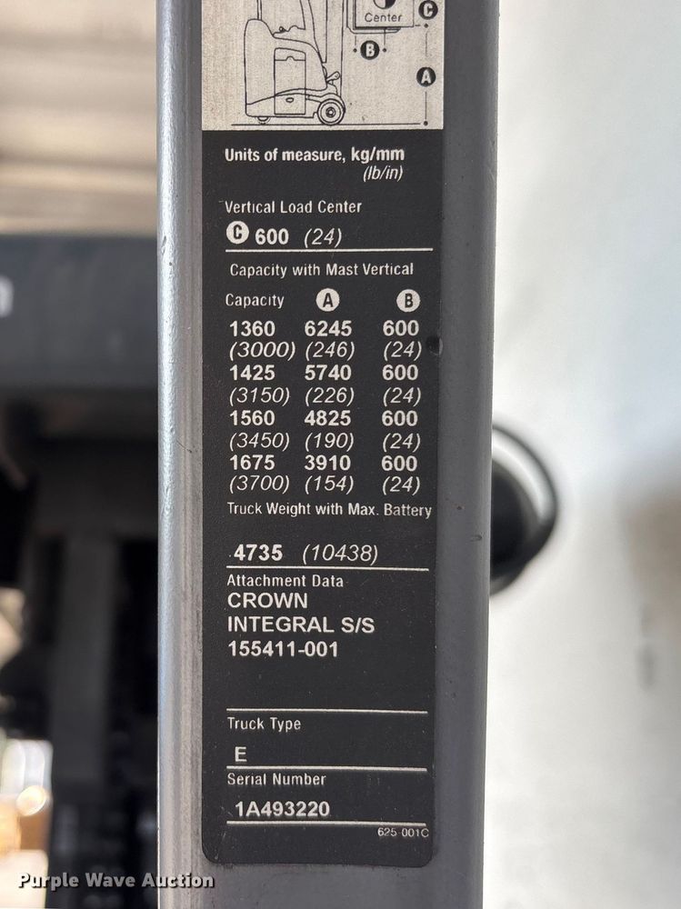 image for item DU0449 2017 Crown RC5545-40 forklift