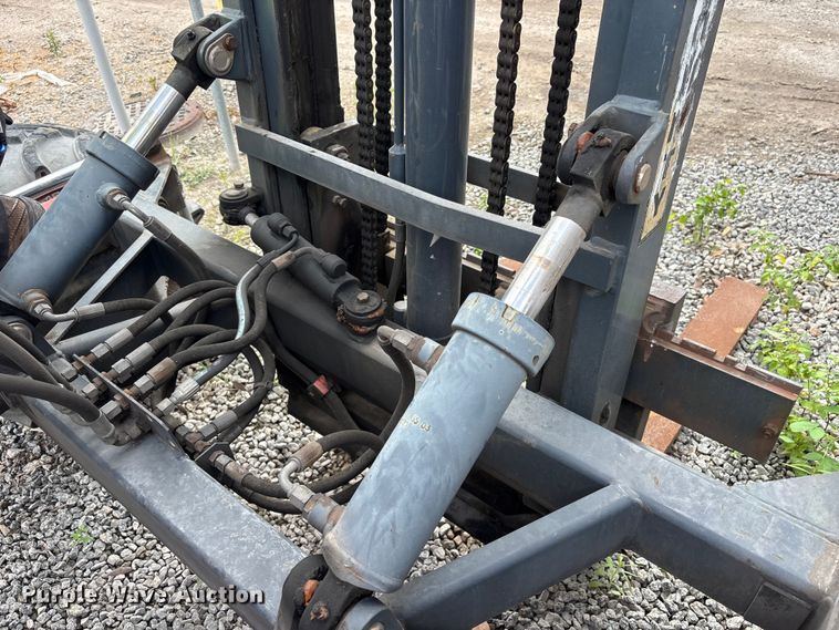 image for item DU0450 2003 Moffett M5500 