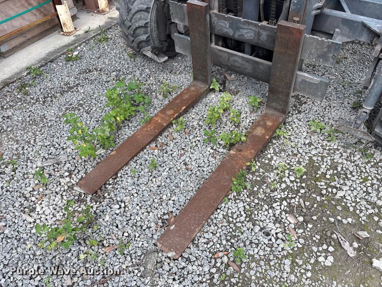 image for item DU0450 2003 Moffett M5500 