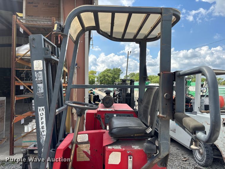 image for item DU0450 2003 Moffett M5500 