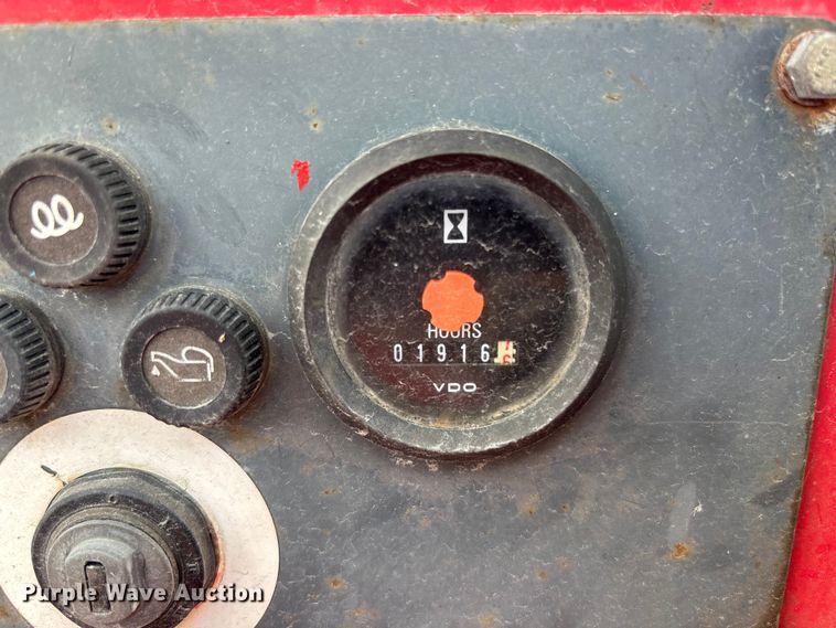 image for item DU0450 2003 Moffett M5500 