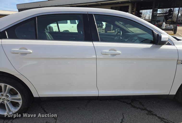 image for item DU2716 2017 Ford Taurus 