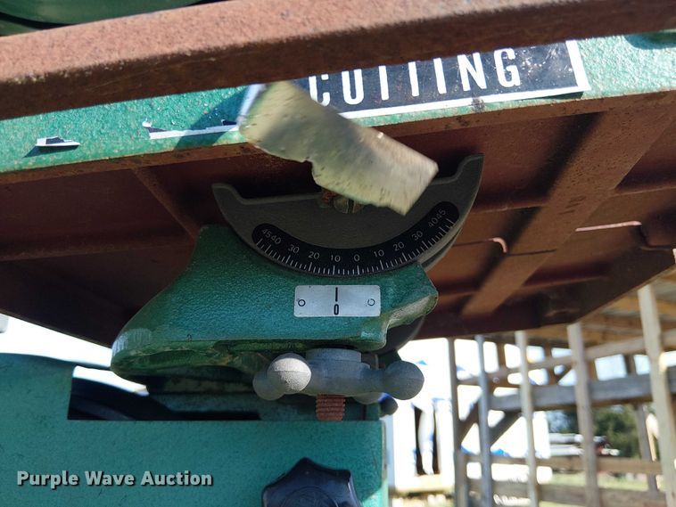 image for item DU3108 1993 Grizzly G1019 band saw