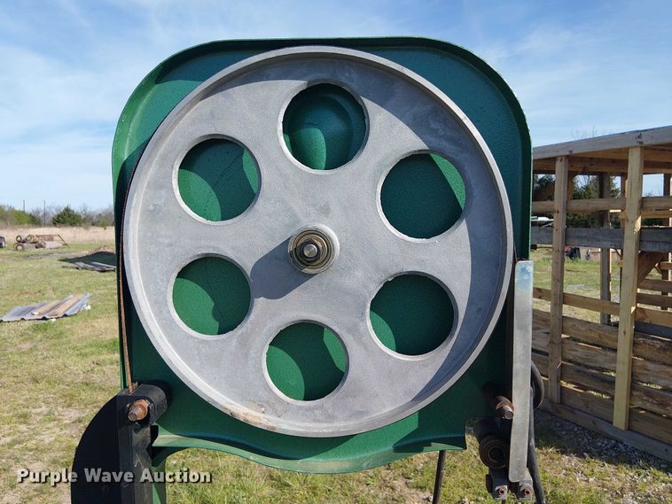 image for item DU3108 1993 Grizzly G1019 band saw