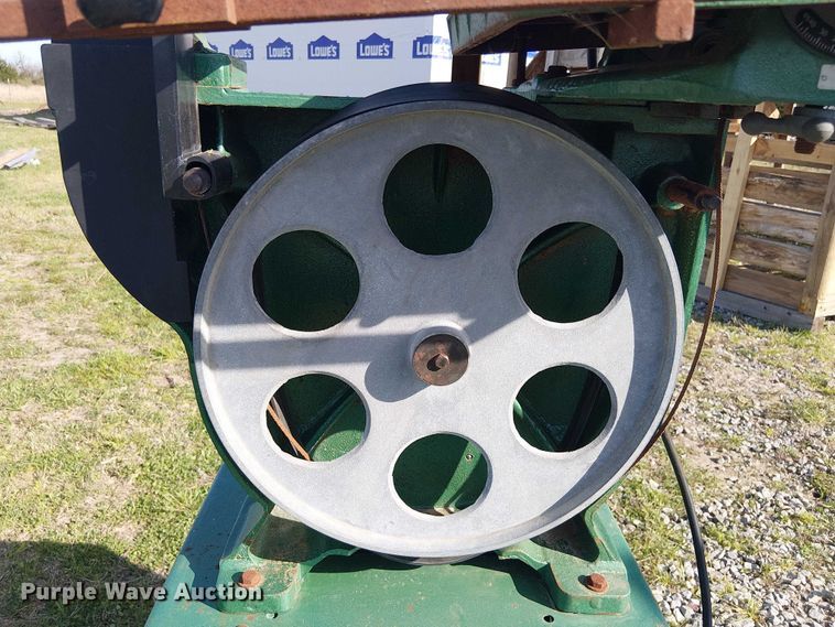 image for item DU3108 1993 Grizzly G1019 band saw