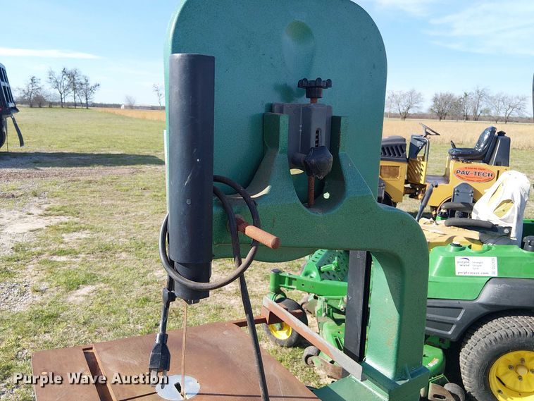 image for item DU3108 1993 Grizzly G1019 band saw