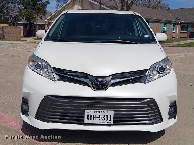 image for item DU3111 2019 Toyota Sienna XLE handicap accessible van