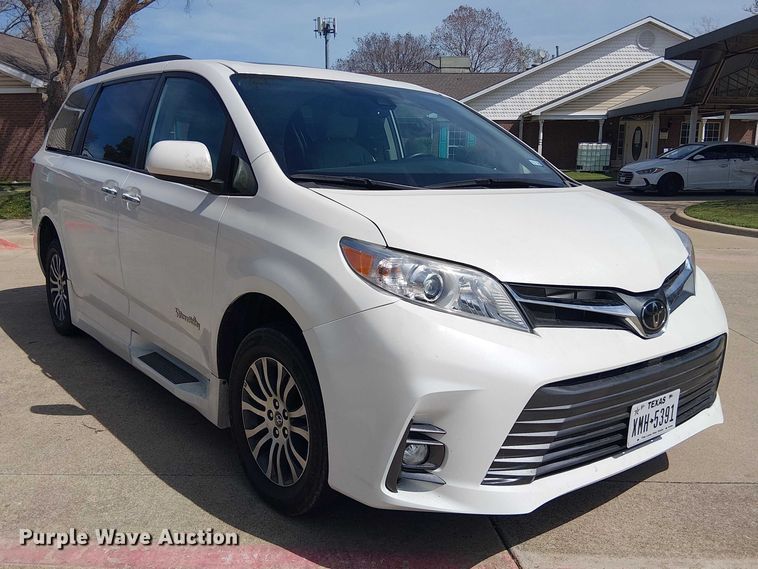 image for item DU3111 2019 Toyota Sienna XLE handicap accessible van